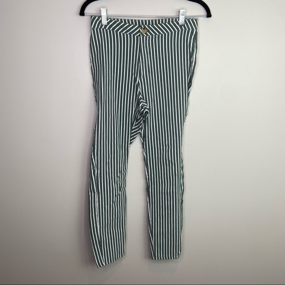 Pin stripe‎ pants